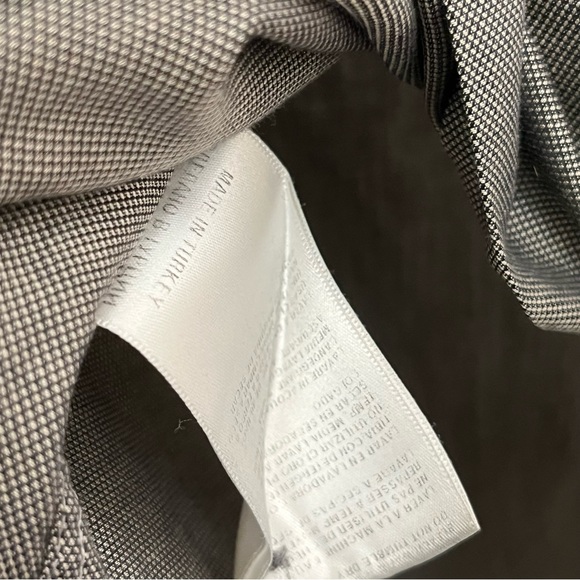 Hugo Boss - size L - 16.5” neck dress shirt - designer - Picture 7 of 7